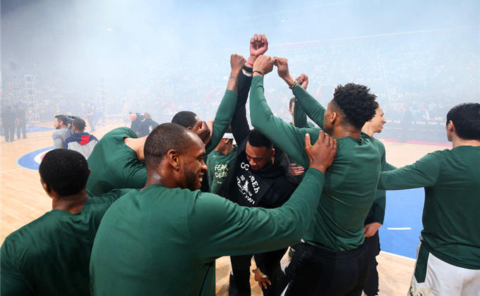 九游体育官网-梅西意外战胜雄鹿，比赛规则变更引爆全场！上演精彩一战(梅西 比赛)